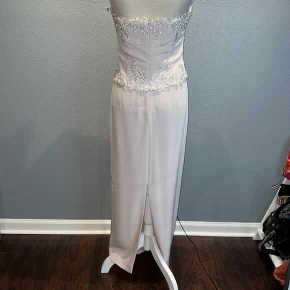 MONTAGE COLLECTION Blush Embroidered Maxi Formal Evening Gown - Size 6 - Picture 6 of 15